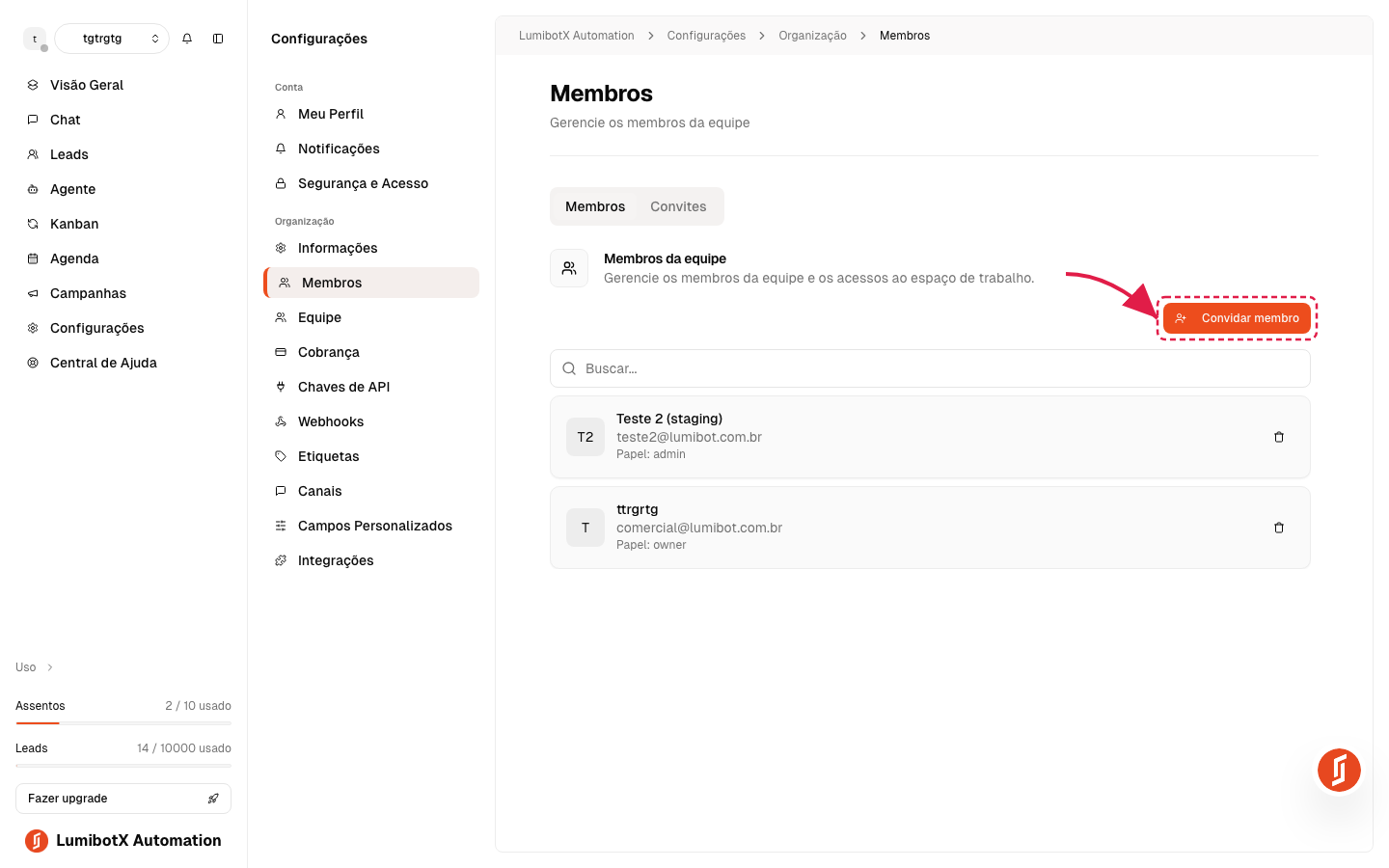 Tela de Membros com seta vermelha apontando para o botão "Convidar membro" no canto superior direito