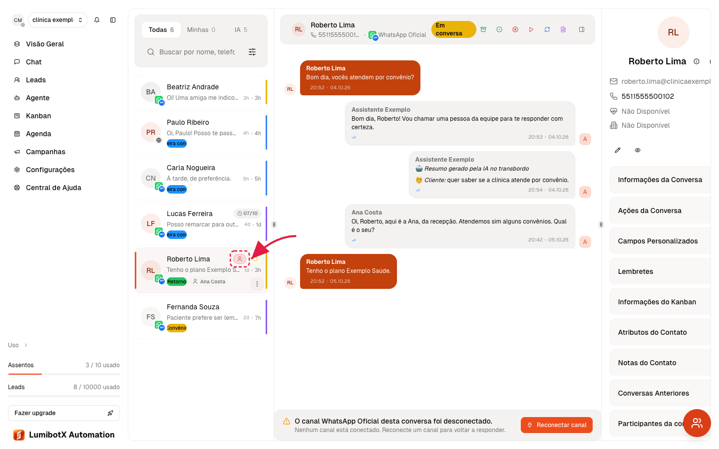 Conversa pausada com uma seta vermelha apontando para o aviso de que ela precisa de atendimento humano