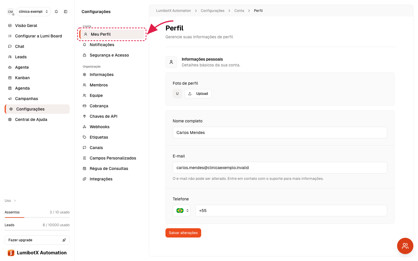 Menu de Configurações aberto com seta vermelha apontando para o item Perfil dentro de Conta